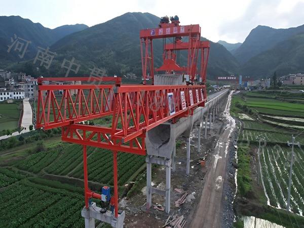 陕西安康架桥机租赁公司渡槽架桥机应用案例 陕西安康架桥机租赁公司渡槽架桥机应用案例