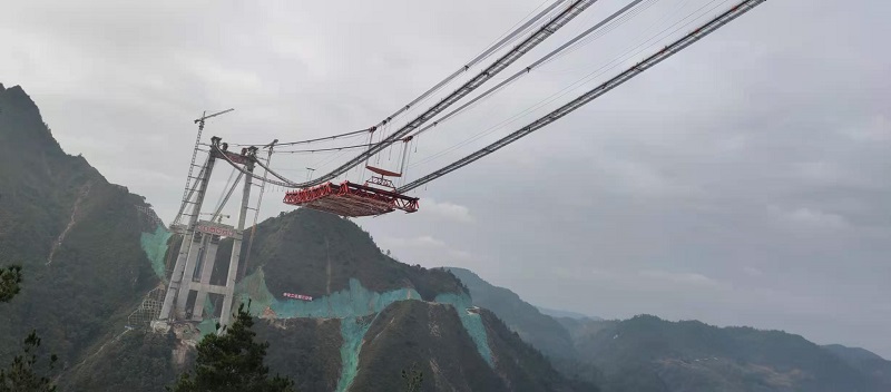 钢桁梁架设桥梁